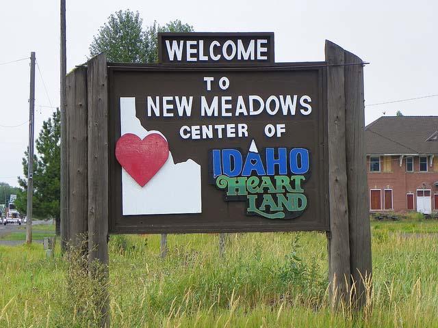 Meadows Valley is the local name for the large, spectacularly scenic meadowlands located in the heart of Idaho s rugged west-central mountains.