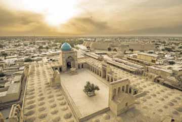 The Old Town in Bukhara has a unified feel, drawn together by a central reflecting pool and plaza, by commonality in the structure of the domed bazaars and by the major monuments ringing the old town.