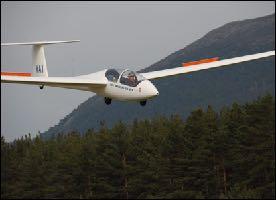 Category rating for glider Learning to fly a glider will enhance your piloting skills Flying a glider will also help develop new skills such as soaring and help develop your landing skill as there is