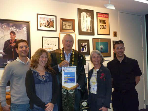 The GSE team presented Mayor Bob with their Rotary banner in his office.