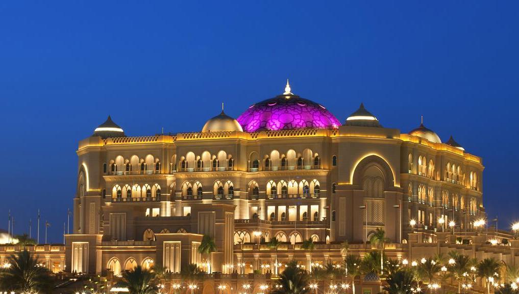 SET IN AN ICONIC LOCATION Emirates Palace One of the most luxurious venue in the world.