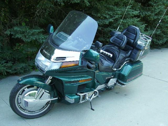 1996 Gold Wing SE 22,500 Miles Adjustable Backrest, Highway Pegs, All trunk bags, Luggage Rack Items district newsletter