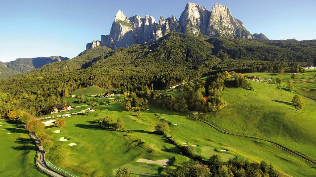 Discover Trentino-Alto Adige Trentino- Alto Adige is in the north of Italy bordering Austria and Switzerland with only two provinces, Trento and Bolzano.