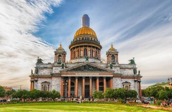 Museum contains over 3 million exhibits including the paintings of Leonardo da Vinci and Raphael and another famous artist. Saint-isaac's Cathedral one of the largest churches in Saint-Petersburg.