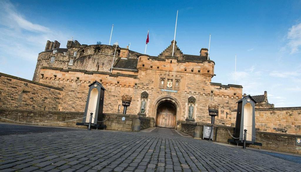 4 THE SECRETS OF EDINBURGH CASTLE 3 Enter the most iconic landmark of the Scottish capital city, Edinburgh Castle, and have a great family-bonding moment discovering its many treasures and