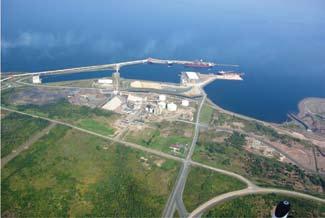 0 Infrastructures Un partenariat entre l Administration portuaire de Belledune, le gouvernement du Canada et le gouvernement du NouveauBrunswick permettra l agrandissement et l amélioration du port