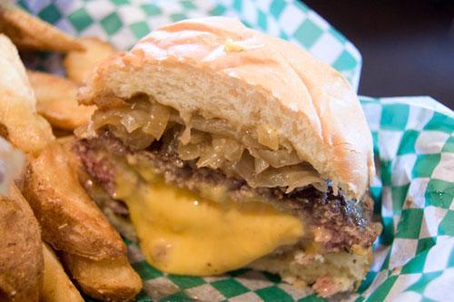 The Ju(i)cy Lucy.? Two Restaurants claim to be the original inventors of this meal, but many other variations exist in the Cities $ Matt s Bar - mattsbar.