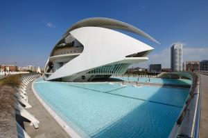 and also forming an urban landmark It is used as an opera house, dance and music theatre The Palau de les Arts Reina Sofía has 4 different halls and also has facilities for teaching and other