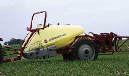 COMMANDER 4400/6600/9000 Features 1200, 1850, & 2400 gal.