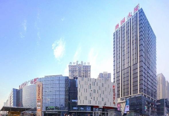 250,000 sqm (Commercial: 100%) Development model: Shopping street/ Apartments(sold) + Shopping mall (owned) Guangzhou Panyu Aoyuan Plaza shopping mall was opened in Dec 2012.