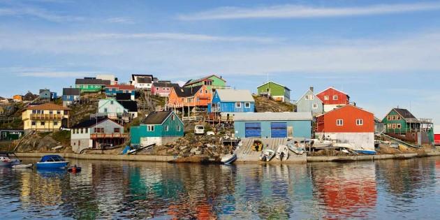 DAY 8 The Venice of Greenland Location: Maniitsoq Since Maniitsoq is situated in an archipelago, intersected by small natural canals, the locals have dubbed the town the Venice of Greenland.