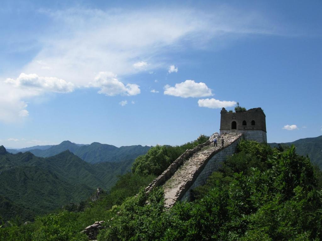 5 Days Beijing Essence & Great Wall Hiking Tour Valid Till : Dec 2018 Duration: 5 Days Capture the essence of Beijing by visiting the most highlighted historical and cultural sites.