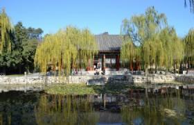 Then we will head to Summer Palace, the largest and the most well-preserved royal park in China.