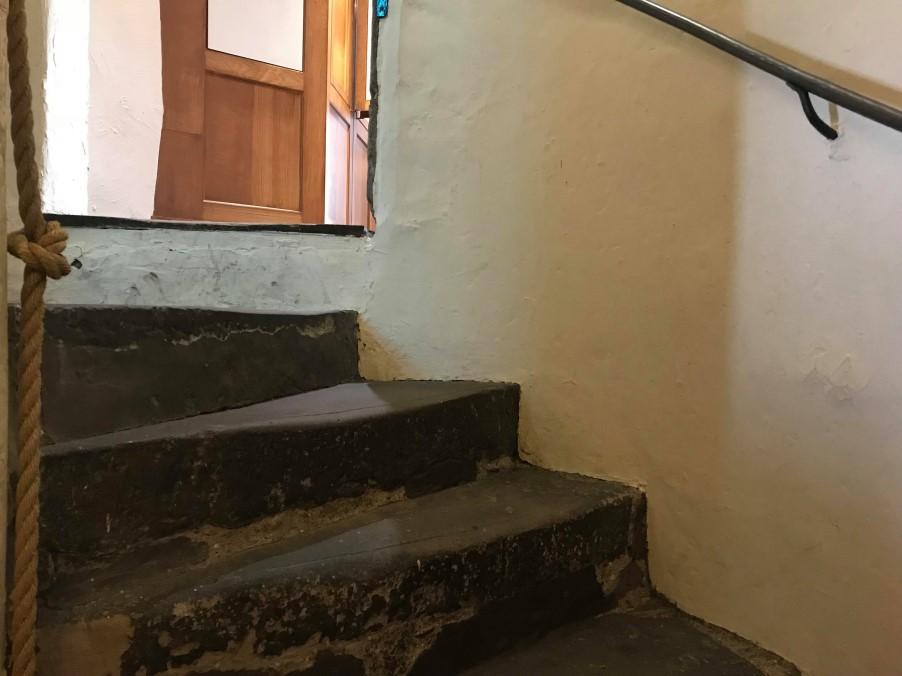 This shows photos and information about other areas of the house. There are a total of 12 stairs from the ground floor to the first floor, and then 15 stairs from the first floor to the top floor.