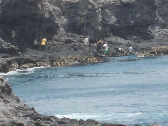 Note: Blog of a tourist who visited the Raso islet illegally (http://joshrjones.blogspot.co.uk/2016/04/cape-verde-trip-report.