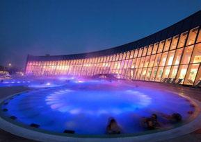 choose between Aquaria, the thermal water swimming pool in Sirmione, or Parco