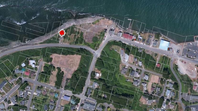 Plat Map and Aerial Location Highlights: The Lighthouse Bed and Breakfast is located 5 miles from the world renowned Bandon Dunes Golf Resort and is available for sale.