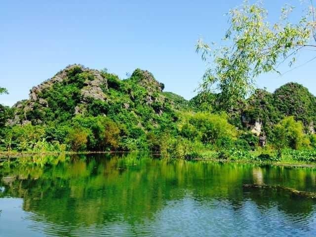 DAY 04: SATURDAY NINH BINH Ninh Binh is a province located in the Red River Delta. It has forests, the sea and a diversified system of fauna and flora.
