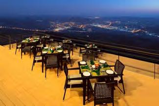 The rooms and the restaurant of the hotel offer a great view over the town and the surrounding mountains, by day as well as by night.