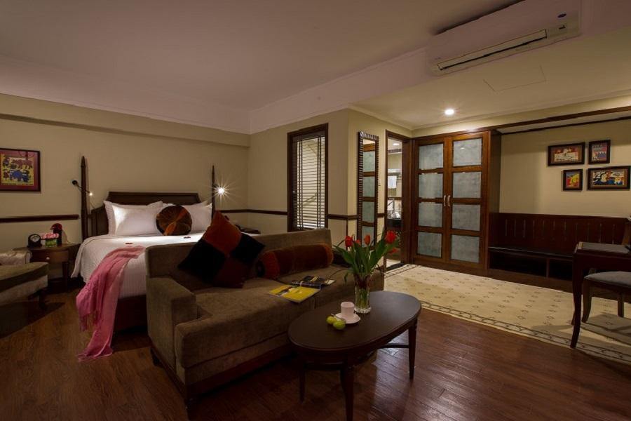 Promising a warm welcome and personal service superbly located on old Ma May Street, it is in easy reach of Hanoi s evocative Hoan Kiem lake and major attractions.