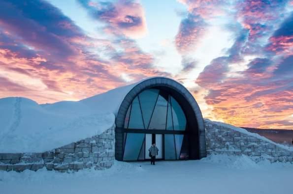Start in Stockholm, one of the world's most beautiful capitals and travel from there to Sweden's cool winter hot spot - the Icehotel in Jukkasjärvi.