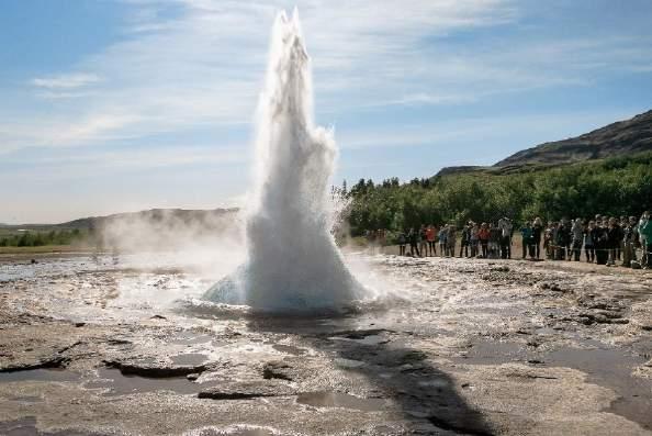 Reykjavik City Break 3 Nights / 4 days Welcome to Iceland and its enchanting capital Reykjavik! This small city is packed with interesting attractions and surrounded by breath-taking nature.