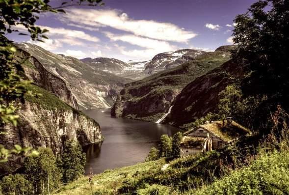 Historical Fjords, exclusive 9 nights / 10 days Self-drive Enjoy this package offering an Exclusive Norwegian selfdrive itinerary.