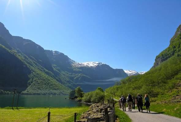 The Natural 4 Elements of Norway 7 nights / 8 days Active fjord experience During this tour you will get to know some of the most beautiful spots of Norway deep and majestic fjords, icy glaciers,
