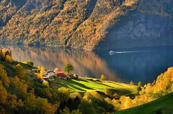 Classic Sognefjord *NEW* 4 nights / 5 days Short-break/ Eco-friendly Have you ever thought about exploring the longest and deepest fjord of Norway? Then thhis is your tour!