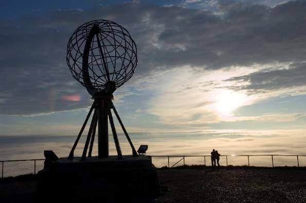 Wild Autumn 7 nights / 8 days Getting to know the Sami and the North Cape Ever heard about the Sami people?