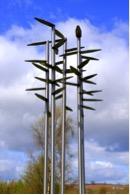 Before starting the walk there is a sculpture by Robert Dawson celebrating the park s industrial history and woodland future at rear of the main car park.