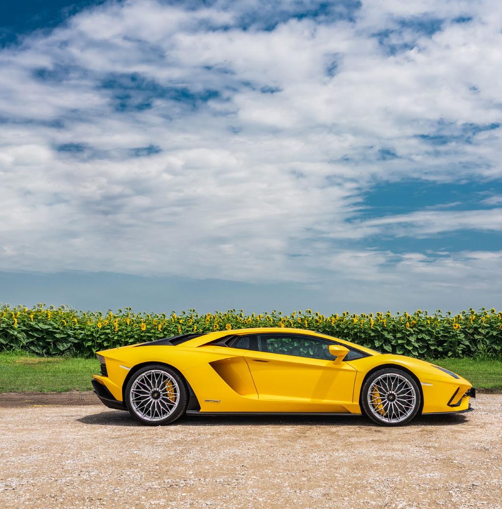 INTRODUCTION Passione Italia is an extraordinary experience designed to take you into the Lamborghini world.