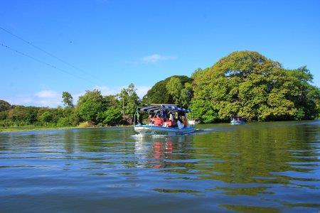 15:00 Granada - Las Isletas Boat Tour Situated at the foot of Mombacho volcano, Las Isletas consist of around 360 small forest-covered islands, formed by a volcanic eruption 20,000 years ago.