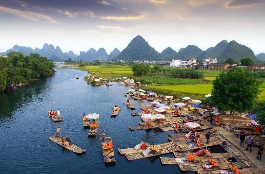 11 Day 13: Chengdu - Guilin Enjoy a day at leisure until transferring to the airport for your evening flight to Guilin. The flight duration is around 1 ½ hours.