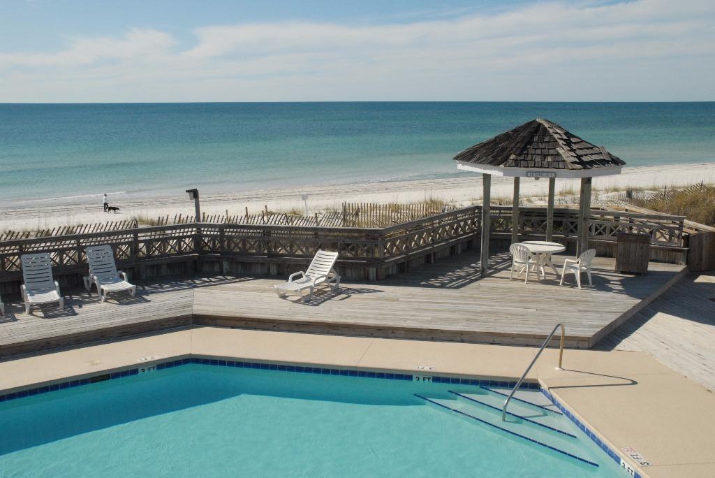 Gulf Side End Unit On Lake - Pet Friendly PoolsTennis - Beach Chairs & Lots of Extra's Summary Cape
