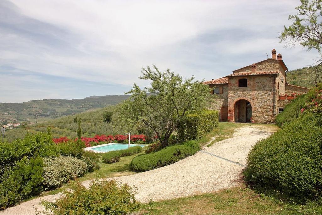 Charming Castiglion Fiorentino Villa June 15 - June 22 7 nights in a private villa in Castiglion Fiorentino, Italy Spend a quiet week in one of the charming hillside towns of Southern Tuscany!