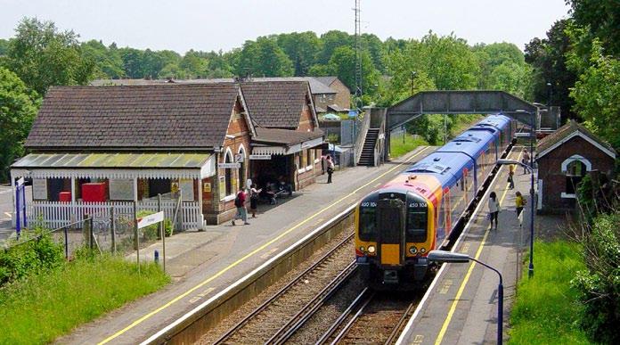 GUILDFORD ANDOVER FARNHAM REIGATE Major nearby towns and cities in the South East include Reading (13.