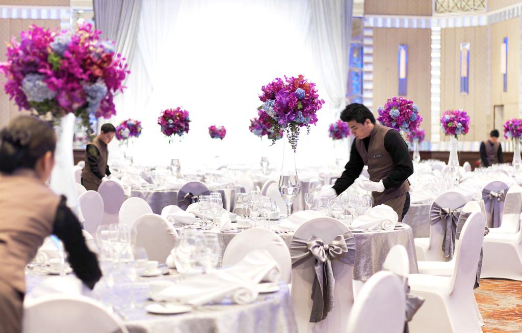 EVENT FACILITIES MEETINGS, CONFERENCES AND BANQUETING Technical capabilities include category 6 infrastructure, LED Intelligent Lighting system that projects up to 16 million colors, 70 pin