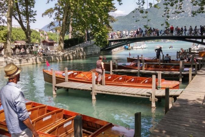 Afternoon : go to Annecy le Vieux and you ll be welcomed by the race director of Maxi Race : Mr Stephan Agnoli.