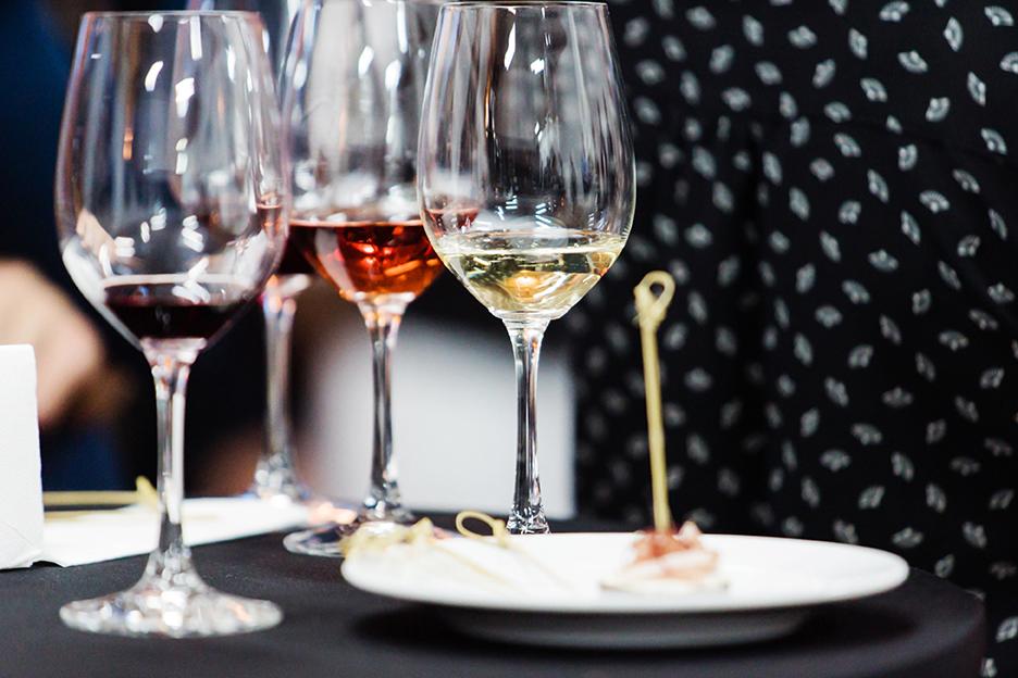 Industry & Trade Each year, Winefest hosts a Private Industry & Trade Tasting, providing exhibitors the opportunity to network exclusively with Industry members.