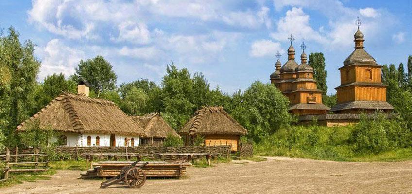 Afterwards visit The national center of folk culture Ivan Honchar Museum - find the best examples of Ukrainian culture and art.