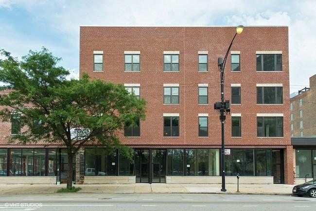 PROPERTY OVERVIEW: This dual offering is located in the red hot South Loop.