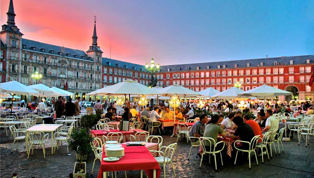 Madrid: Visit to Plaza Mayor at night included.