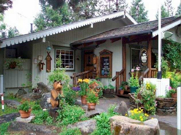 The Conclave planning is afoot! Our interim (probably for a year!) Activities Director, Linda, has come up with the Narrow Gauge Inn, a few miles further up Hwy 41 from Oakhurst.