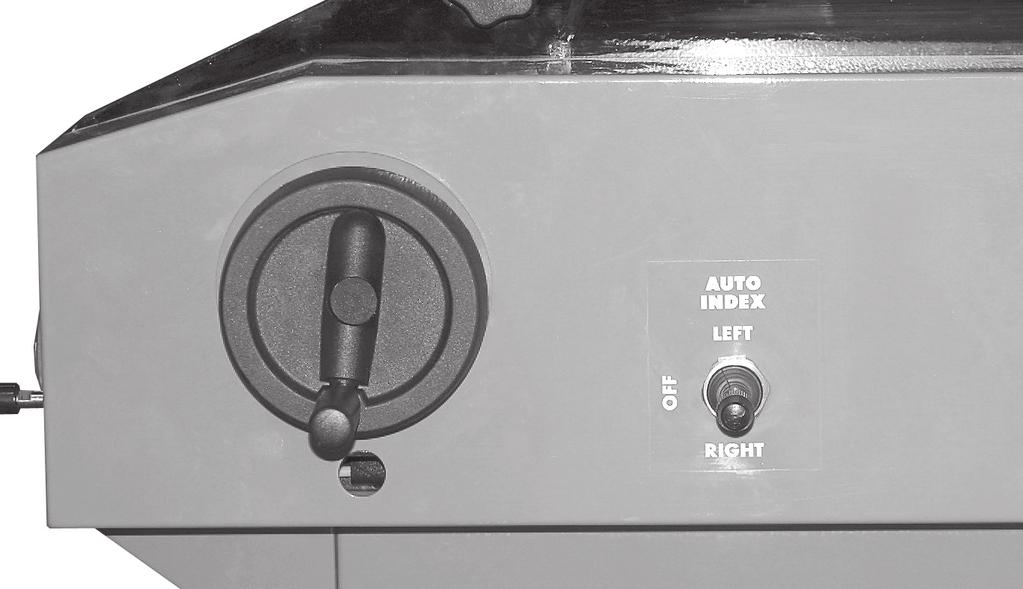 10 Apply a light cut to the blade. 4.11 Engage the automatic infeed using the lever on the control panel to the right of the machine.