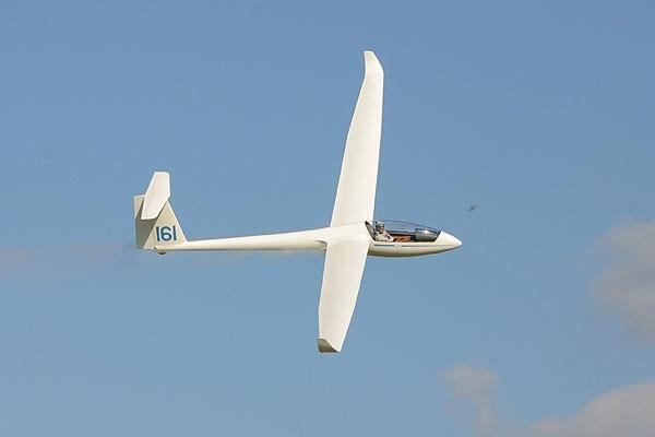 For a beginner in gliding the Introduction to Gliding Course immerses you in the gliding world.