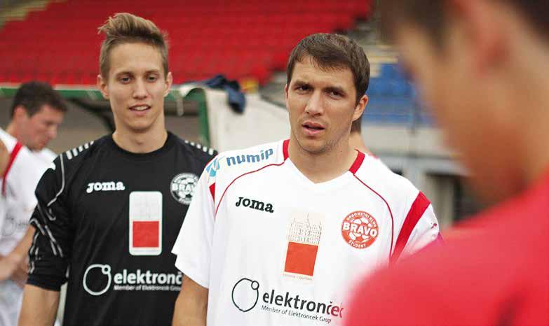 Treniramo, ker imamo radi nogomet POGOVOR: Jan Zibelnik in Matevž Fortin Ekipa AŠK Bravo je zakorakala v drugo sezono svojega delovanja in tudi po krstni sezoni je želja po napredku še kako vidna.