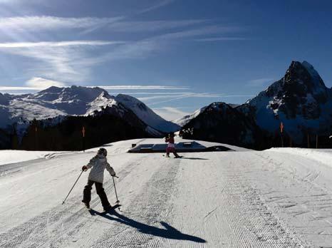 The resort is between 1000 and 3000 metres above sea level and the longest run in the region is 1600 vertical
