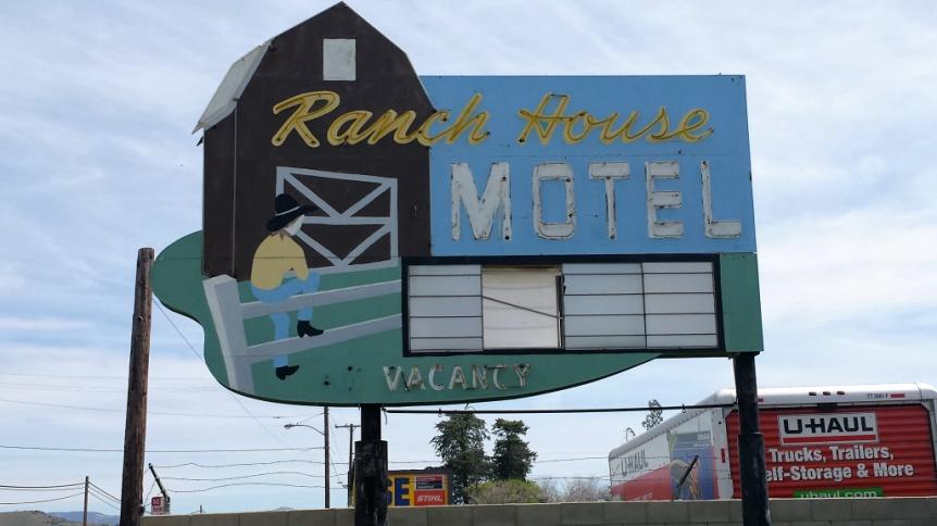 Fairfield Inn (next to Best Western) on Tehachapi Blvd Two mom and pop motels exist Santa Fe Motel (right