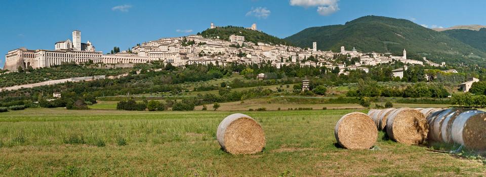 Overview Bicycle Tours in Italy: Cycling Umbria's Medieval Towns OVERVIEW Located just east of Tuscany, Umbria is the birthplace of St.